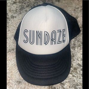 Sundaze hat